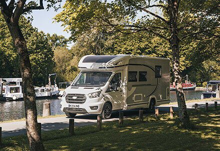 Location camping-car Profilé lit central 4 places