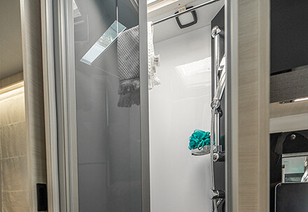 Location camping-car Profilé lit transversal 4 places