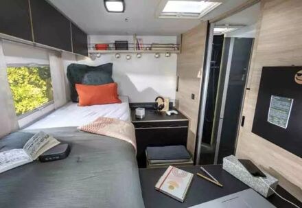 Location camping-car Profilé lit transversal 4 places